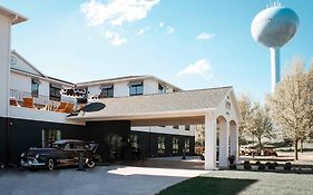 The Inn Hotel Lake Okoboji, An Ascend Collection Hotel